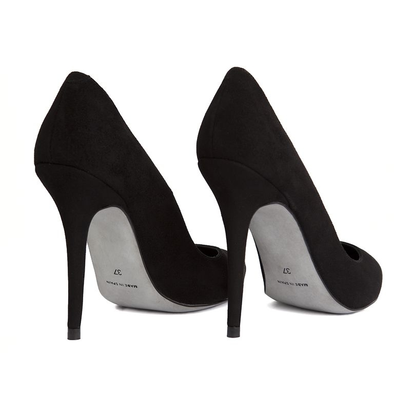 berta ante negro detras